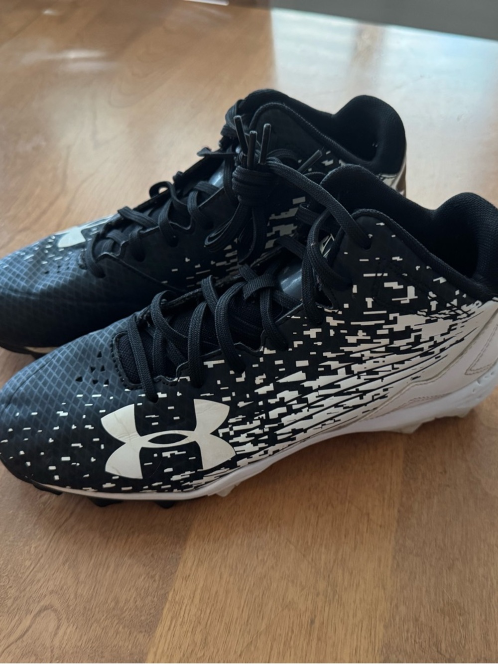 Under Armour Black and White Baseball Cleats